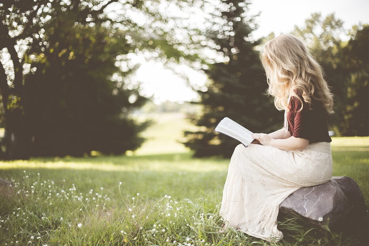 Benefícios ao ler livros de finanças