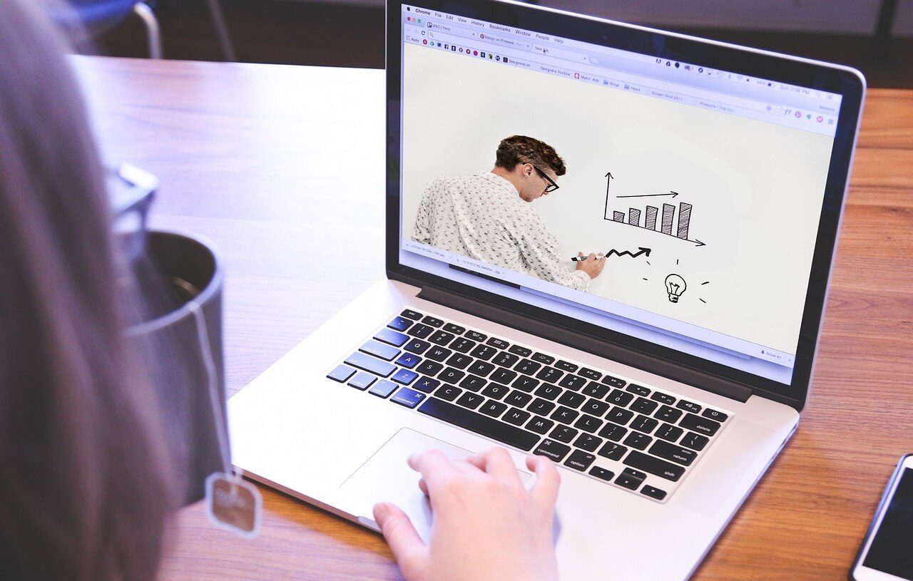 Mercado⁢ digital: Infoprodutos e cursos online​ em⁤ alta