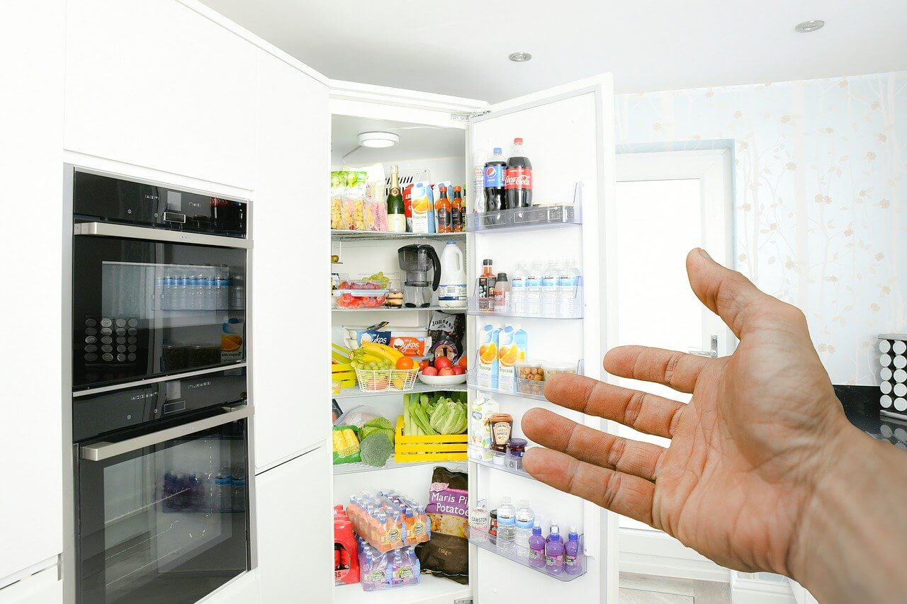 Organização da geladeira e despensa para evitar desperdícios