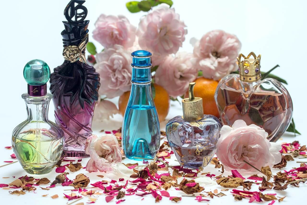 Perfumes importados e cosméticos premium, aproveitando ofertas exclusivas para cuidados pessoais